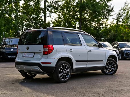 2017 Skoda Yeti I Рестайлинг, белый, 770000 рублей, вид 2