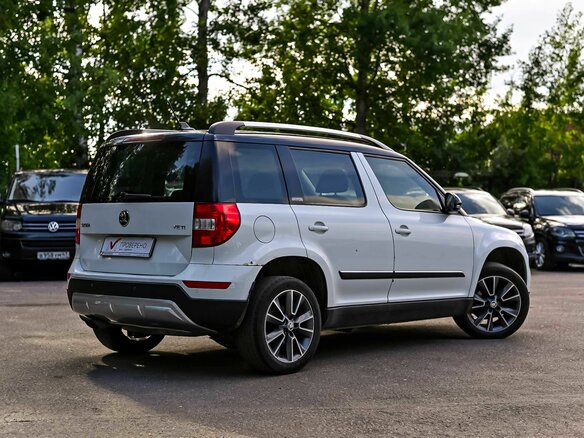 2017 Skoda Yeti I Рестайлинг, белый, 770000 рублей - вид 1