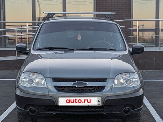 2017 Chevrolet Niva I Рестайлинг, серый, 650000 рублей, вид 1