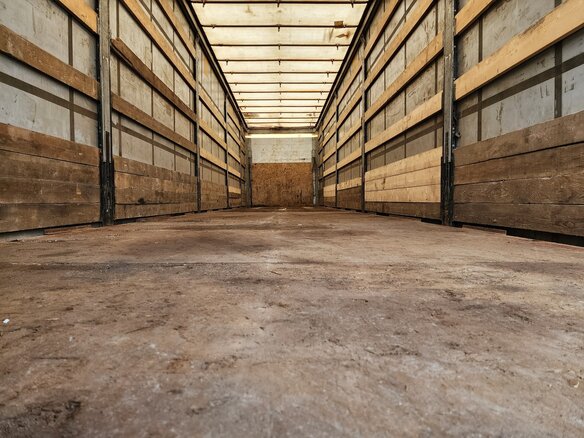 2020 Schmitz Cargobull 9084, чёрный, 2990000 рублей - вид 11