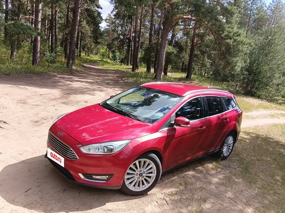 2018 Ford Focus III Рестайлинг, красный, 990000 рублей - вид 3