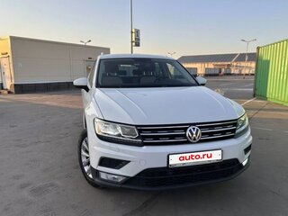 2017 Volkswagen Tiguan II, белый, 2250000 рублей, вид 3