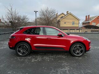 2021 Porsche Macan I Рестайлинг, красный, 7500000 рублей, вид 4