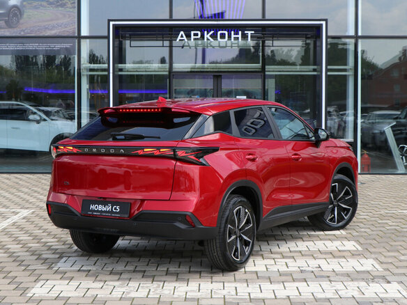 2026 Omoda C5 II, красный - вид 3