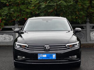 2022 Volkswagen Magotan B8 Рестайлинг, чёрный, 1690000 рублей, вид 2