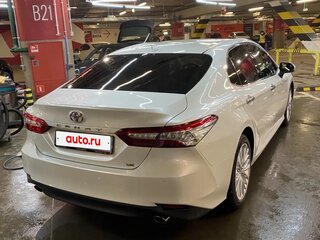 2019 Toyota Camry VIII (XV70), белый, 3000000 рублей, вид 4