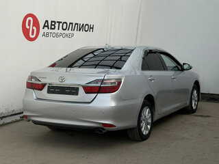 2017 Toyota Camry VII (XV50) Рестайлинг 2, серебристый, 1514900 рублей, вид 5