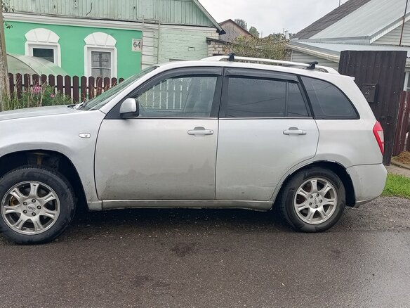 2013 Chery Tiggo (T11) I Рестайлинг (FL), серебристый - вид 2