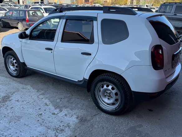 2017 Renault Duster I Рестайлинг, белый, 830000 рублей - вид 5