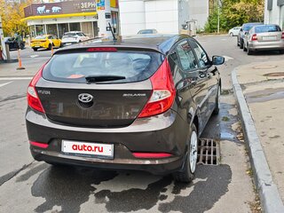 2015 Hyundai Solaris I Рестайлинг, коричневый, 970000 рублей, вид 3