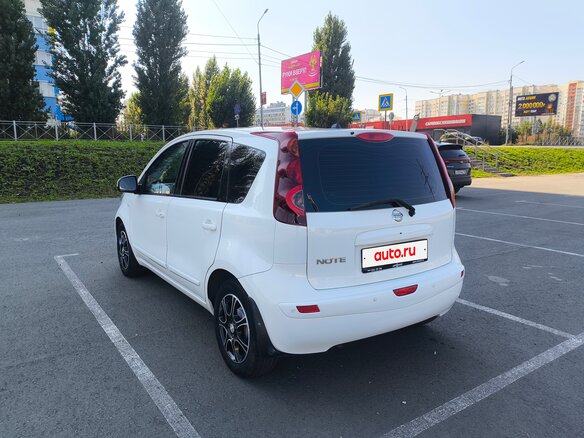 2013 Nissan Note I Рестайлинг, белый, 740000 рублей - вид 6