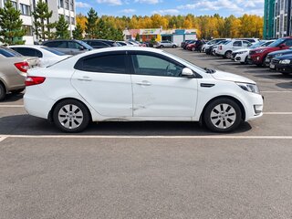 2014 Kia Rio 5-speed III, белый, 700000 рублей, вид 2