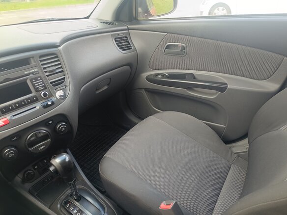 2009 Kia Rio II Рестайлинг, красный, 400000 рублей - вид 13