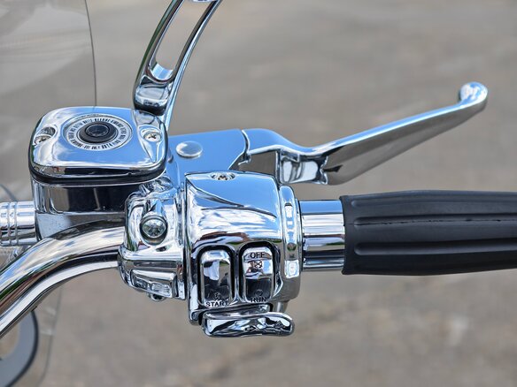 2006 Harley-Davidson Softail Deluxe, белый, 2100000 рублей - вид 19