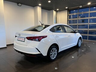 2022 Hyundai Solaris II Рестайлинг, белый, 1720000 рублей, вид 3