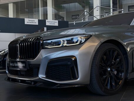 2020 BMW 7 серии 740d xDrive VI (G11/G12) Рестайлинг, серый, 7000000 рублей, вид 2