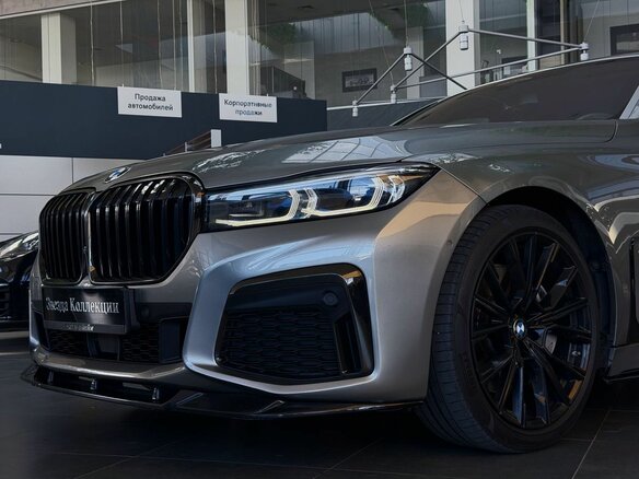 2020 BMW 7 серии 740d xDrive VI (G11/G12) Рестайлинг, серый, 7000000 рублей - вид 1