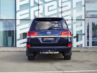 2017 Toyota Land Cruiser 200 Series Рестайлинг 2, синий, 5640000 рублей, вид 4