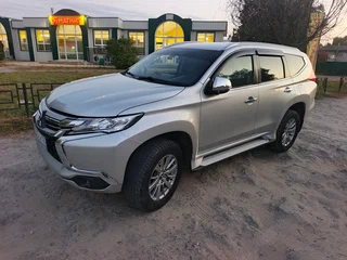 2017 Mitsubishi Pajero Sport III, серебристый, 2975000 рублей, вид 1