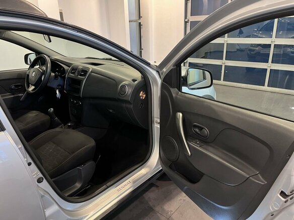 2015 Renault Sandero Stepway II, серебристый, 860000 рублей - вид 26