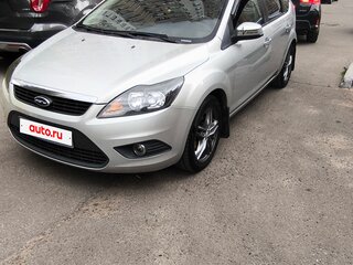 2010 Ford Focus II Рестайлинг, серебристый, 490000 рублей, вид 2