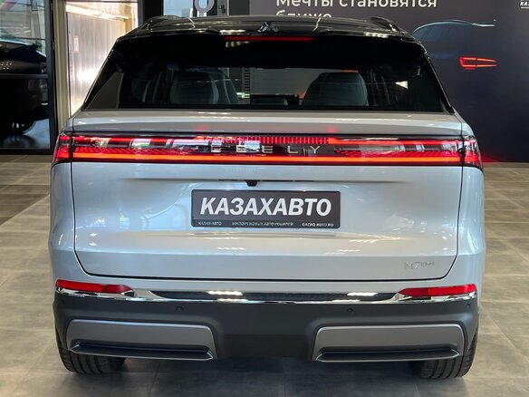 2026 Geely Galaxy M7, серебристый - вид 10