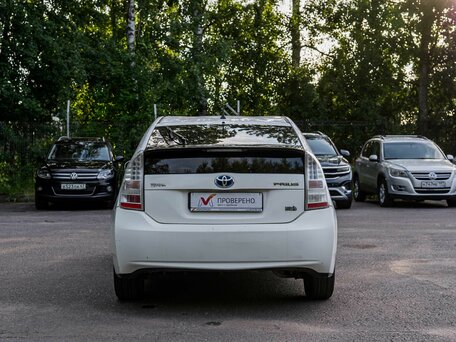 2009 Toyota Prius III (XW30), белый, 699000 рублей, вид 4