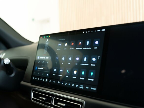 2025 Li Auto (Lixiang) L9 52.3 kWh I Рестайлинг, чёрный - вид 25