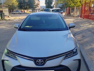 2020 Toyota Corolla XII (E210), серебристый, 1700000 рублей, вид 1