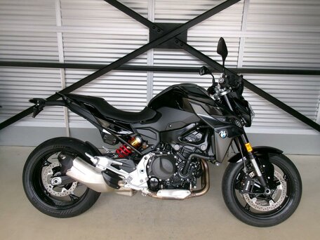 2025 BMW F 900 R, чёрный, 1277000 рублей, вид 2