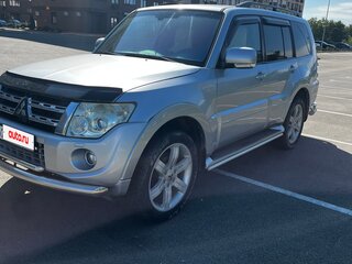 2011 Mitsubishi Pajero IV Рестайлинг 1, серебристый, 1760000 рублей, вид 2