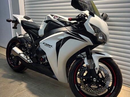 2008 Honda CBR 1000 RR/RA Fireblade, белый, 799000 рублей, вид 4