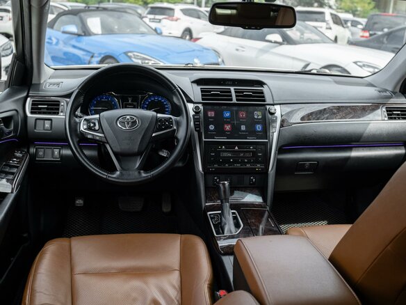 2016 Toyota Camry VII (XV50) Рестайлинг, белый, 2639000 рублей - вид 6