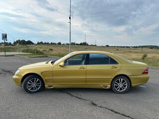 2001 Mercedes-Benz S-Класс 500 Long IV (W220), золотистый, 450000 рублей, вид 3