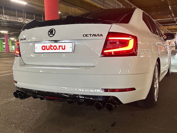 2017 Skoda Octavia III (A7) Рестайлинг, белый, 2000000 рублей - вид 10