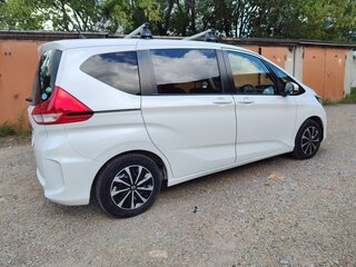 2018 Honda Freed II, белый, 1500000 рублей, вид 3