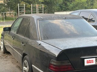 1990 Mercedes-Benz W124 260, чёрный, 400000 рублей, вид 4