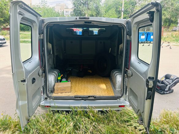 2007 Renault Trafic II Рестайлинг, серебристый, 1450000 рублей - вид 12
