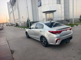 2017 Kia Rio IV, серебристый, 699000 рублей, вид 4
