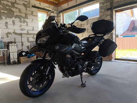 2018 Yamaha MT-09 Tracer (FJ-09), чёрный, 915000 рублей, вид 2