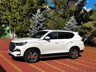 2021 SsangYong Rexton IV Рестайлинг, белый, 3900000 рублей, вид 3
