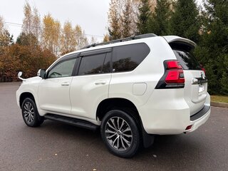 2018 Toyota Land Cruiser Prado 150 Series Рестайлинг 2, белый, 4830000 рублей, вид 2