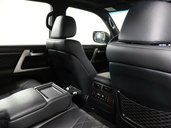 2017 Toyota Land Cruiser 200 Series Рестайлинг 2, белый - вид 20