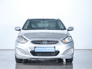 2011 Hyundai Solaris I, серебристый, 699000 рублей, вид 2