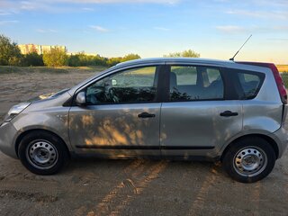 2010 Nissan Note I Рестайлинг, серебристый, 400000 рублей, вид 4