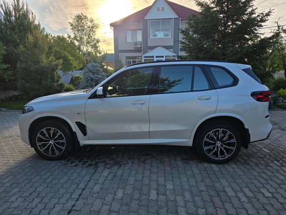2023 BMW X5 30d IV (G05/G18) Рестайлинг, белый, 11900000 рублей - вид 9