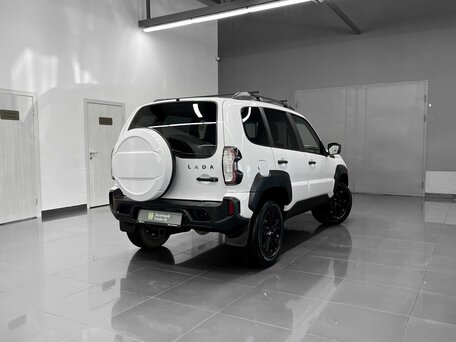 2023 Lada (ВАЗ) Niva Travel I, белый, 1145000 рублей, вид 2