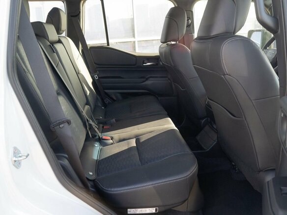 2026 Toyota Land Cruiser Prado 250 Series, белый, 12100000 рублей - вид 11