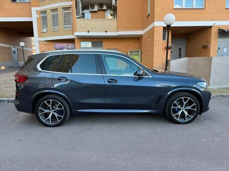 2022 BMW X5 30d IV (G05/G18), серый, 8900000 рублей, вид 3