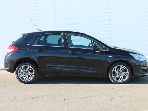 2011 Citroen C4 II, чёрный - вид 3